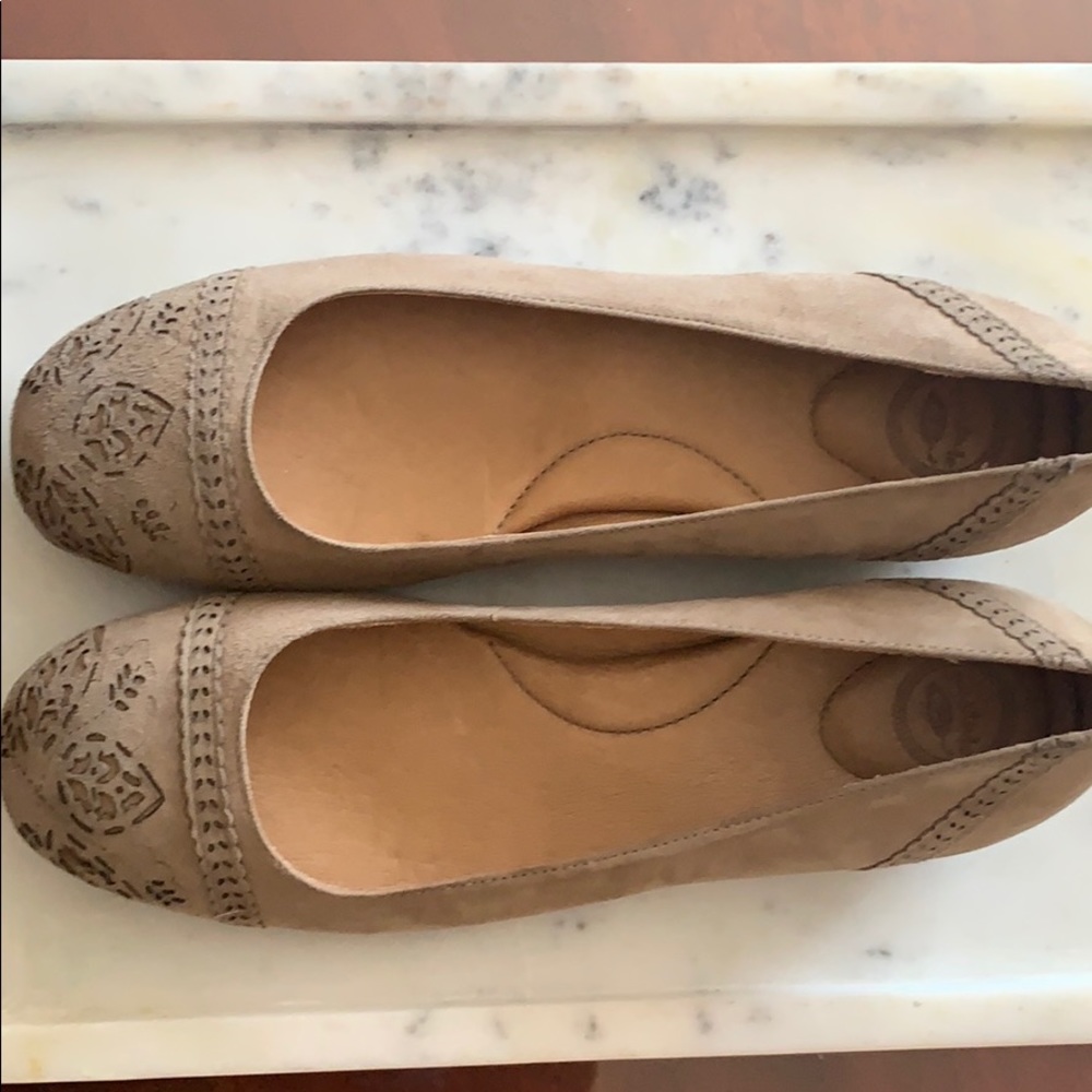 Nurture brown flats size 9